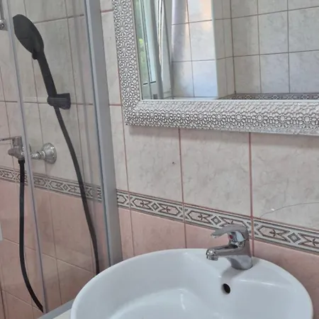 Dijan Apartment *